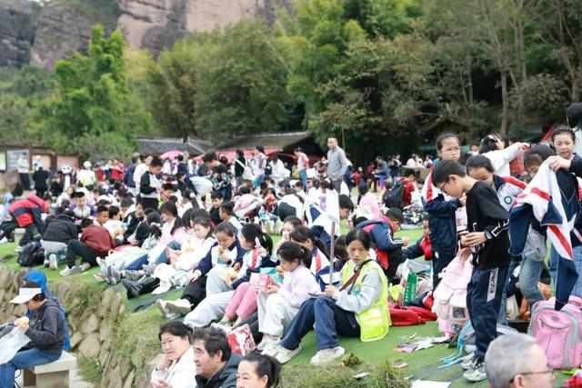 双十一狂欢！龙虎山开启秋日人从众火热模式！