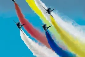 振翅长空 傲视苍穹！歼-10战机首飞26周年图片