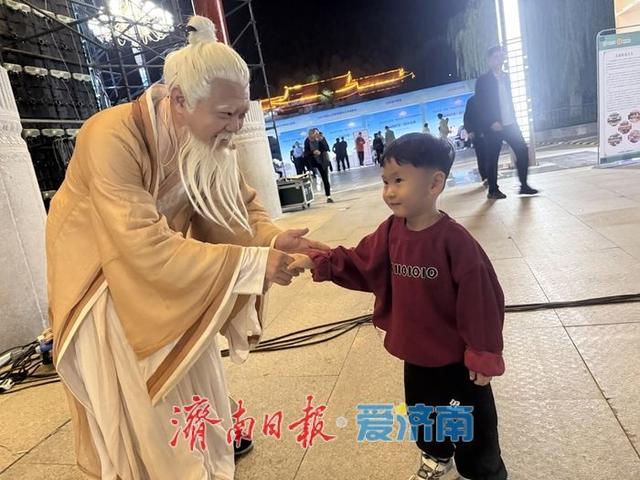 童声唤“扁鹊爷爷”！一幕跨时空互动，文化传承在此萌芽