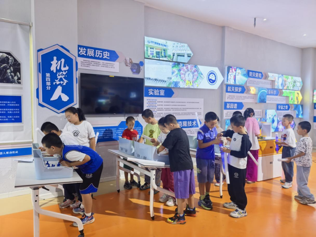 焉耆县科技馆开展首个科普月“科学之夜”主题活动