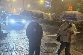 就在刚刚，暴降！多地冰雹！杭州可能有雪，明早出门千万注意...图片