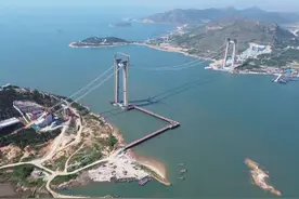 乳山口大桥主缆架设完成图片