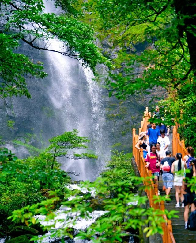 上头了！21℃的瓦屋山后劲真大！