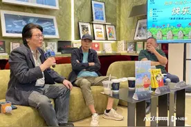 200余幅漫画再现“果爸”与女儿“果果”的温暖日常图片