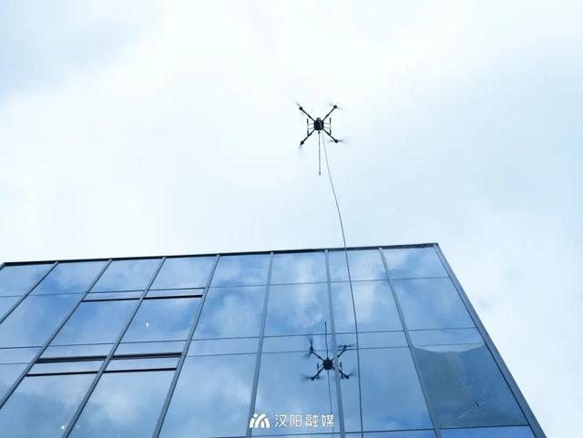 无人机替代“蜘蛛人”！汉阳首试！