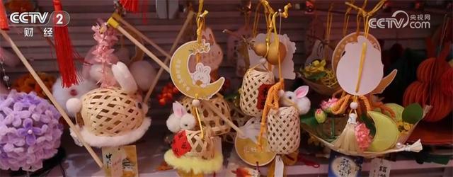 “花灯+非遗”“邮轮+京剧”……节日消费掀热潮 传统文化以年轻化姿态 “圈粉”