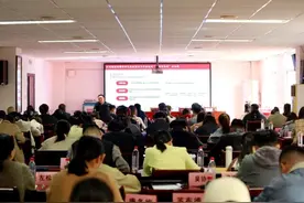加强新时代辅导员队伍建设，湖南机电职院举办专题讲座图片