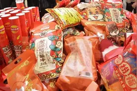 春节走亲访友，送小朋友应选低热量、低脂低糖零食图片