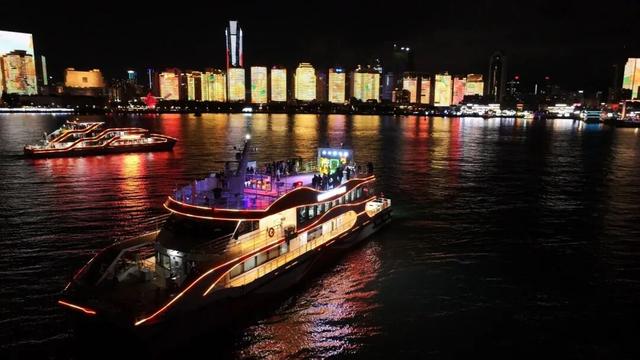 国际范儿！百人泰国团盛赞夜游浮山湾航线，再获好评！