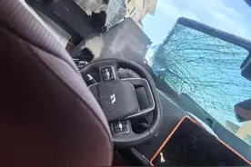 两个安全气囊都没弹开？一男子追尾铲雪车，颅骨骨折当场昏迷……理想汽车回应图片
