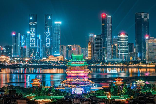 暑期文旅“火热”中，蕴藏着南昌“长红”启示录
