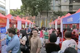 提供岗位超过1500个！赤岗街举办2025年重点企业专场招聘会图片