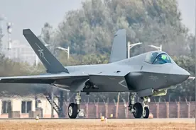 歼-35A将首次公开亮相，中国空军将同时装备两款隐形战机图片