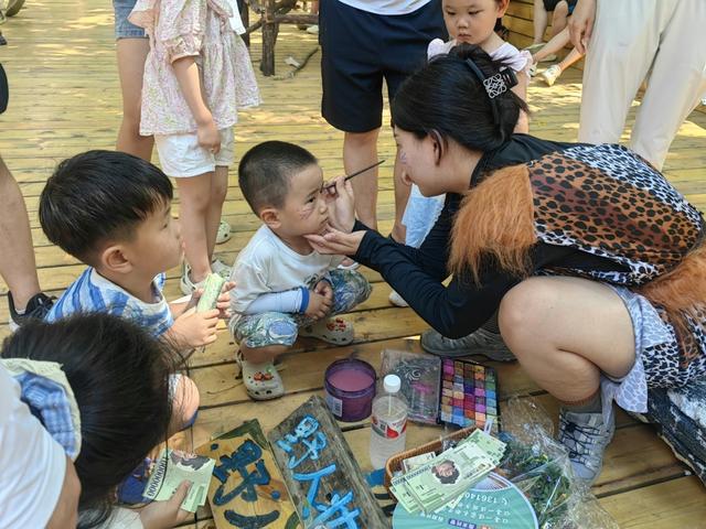景区“野人”出没博眼球背后，中小景区正面临生存困境