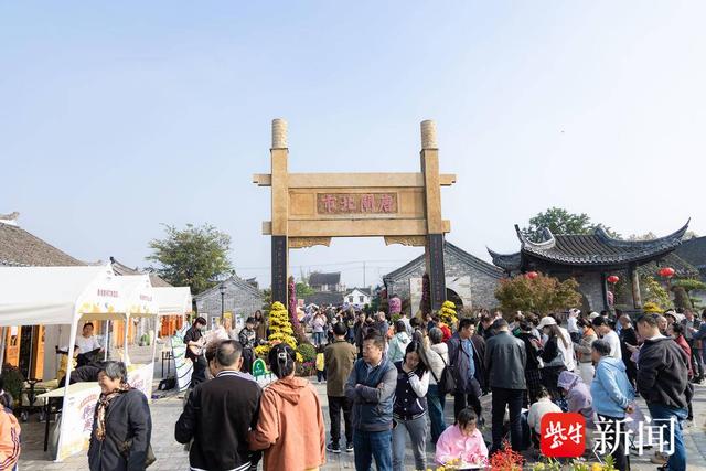 唐闸古镇花卉市集启幕，“花”式解锁秋日消费新场景
