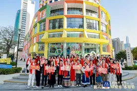 万人集体婚礼新人“回娘家”，被深圳温馨育儿氛围“催生”图片