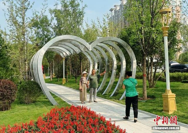 中国多地重塑婚恋文化空间  浪漫体验多元化