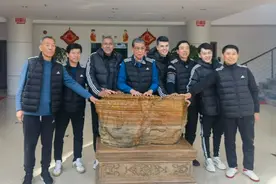 把生日过成动员会，根宝召回法国老搭档，上海全运足球U20队打响冬训第一枪图片