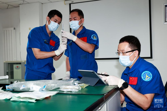 心怀凌云壮志 逐梦星辰大海——记神舟二十一号航天员乘组