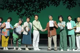 轻喜剧歌仔戏《燕归巢》精彩亮相第九届福建艺术节图片