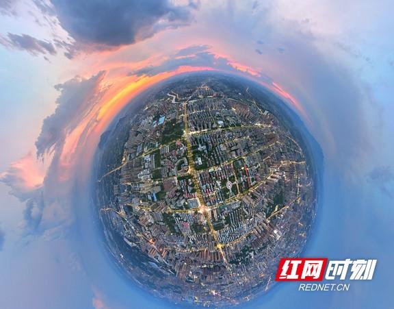 组图 | 受台风“剑鱼”影响 衡阳呈现“世纪晚霞”美景