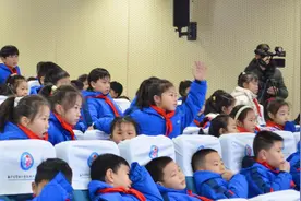 不一样的趣味法律课堂，“马小V说法”与法治副校长带来文创学校“开学第一课”图片