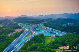 南湛高速广西段1标推行智能建造 全线具备通车运营条件图片
