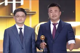 第一位完赛旺代环球的“独臂船长”徐京坤荣获第17届“影响世界华人大奖”图片