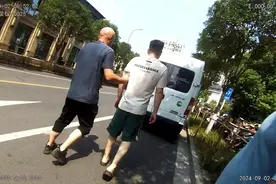货车司机年龄不限、保证月入过万？10人招聘诈骗30万元被抓图片