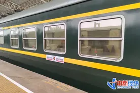 每一趟都满员，还得从别处调车厢……这种旅游方式突然火了！图片