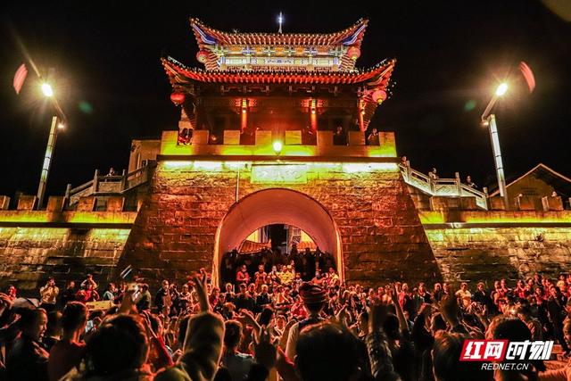 迎旅发大会展古城新颜 新晃龙溪古镇全面升级