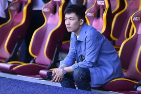 意媒：张康阳办公室已开始清空，物品将打包并寄往中国图片