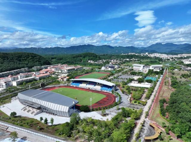 白沙喜提国家2A级旅游景区，陨石坑生态茶园+集市周末联动玩法请收藏！