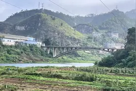 @驾驶员 凯里此路段已封闭施工，注意绕行……图片