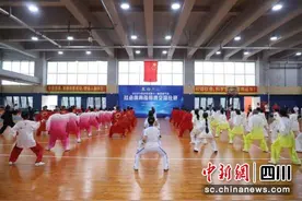 泸州健身气功社会体育指导员交流比赛在龙马潭举行图片