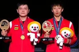 巅峰对决🏓亚锦赛男双：樊振东/林高远3-2险胜马龙/王楚钦🏆夺得冠军图片