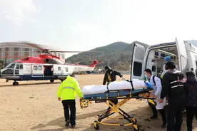 大风船班全线停航 舟山六横紧急联动空中救援17分钟成功转运病人图片