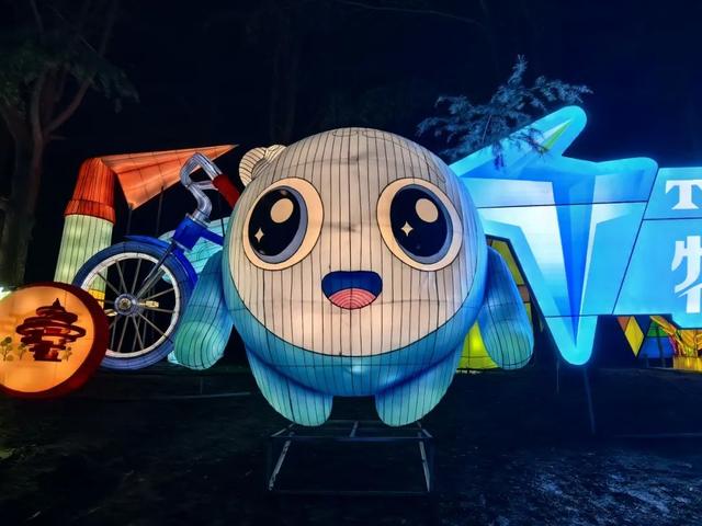 下班直冲中山公园！“青岛之夏”艺术灯会今晚点亮~