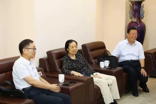 “科普中原说”院士专家科普大讲堂在黄河科技学院举办