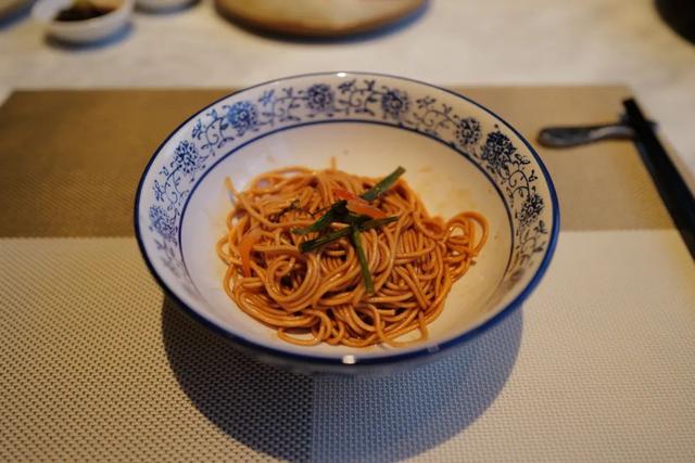 上海最新的凯悦系酒店，躺在床上就能看三件套