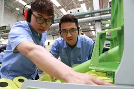 捷报频传！西飞产业集团顺利实现“双过半”图片