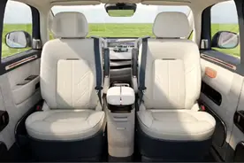 极氪MIX跨界SUV即将发布，座椅可实现270度旋转图片