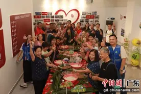 80名香港乡亲齐聚深圳葵涌度端午图片