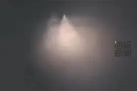 山东部分地区出现“不明飞行物”？目击者：两处光点变光线 像手电筒一样垂直照射图片
