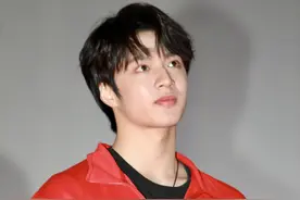 《第二十条》杭州路演，粉丝狂追“儿子”刘耀文图片