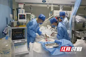 南华附一医院：生死营救，“救命神器”ECMO续写生命新篇章图片