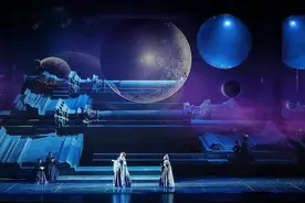 传世经典碰撞超现实舞台，国家大剧院版《游吟诗人》时隔六年再上演图片