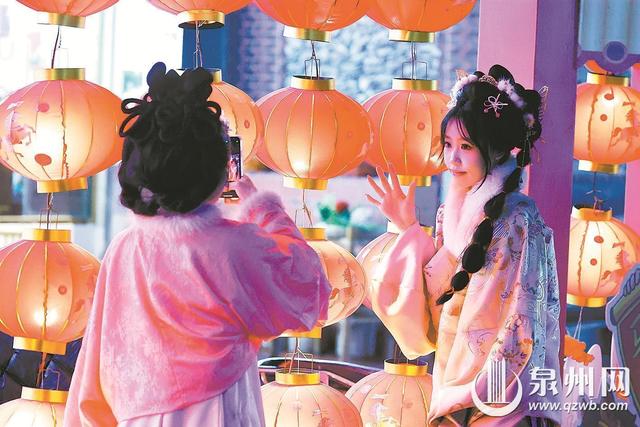 云销雨霁 灯影摇曳 泉州创新灯组争奇斗妍