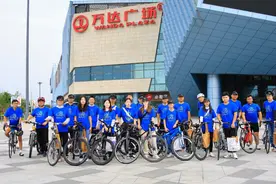 领取福利，参加崇明自行车嘉年华吧图片