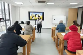 “剪”出精彩、打开新“视”界，社区居民“玩转”短视频图片